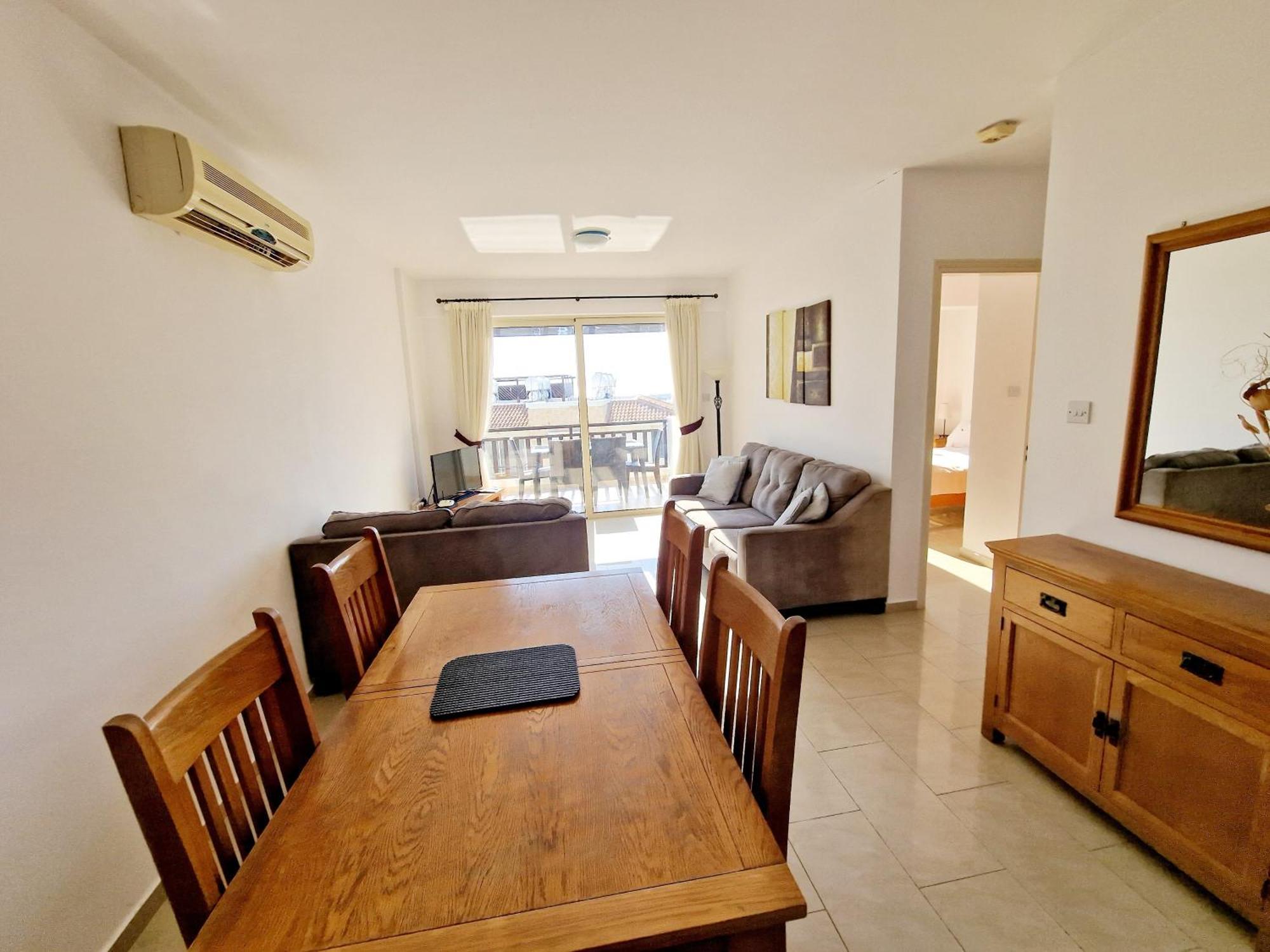 Top Floor 2 Bedroom Apartment E101, 3 Pools, Sea View, Free Wifi Peyia Exterior photo